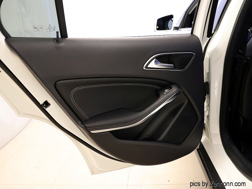 Used 2020 Mercedes-Benz GLA 250 4MATIC image 26