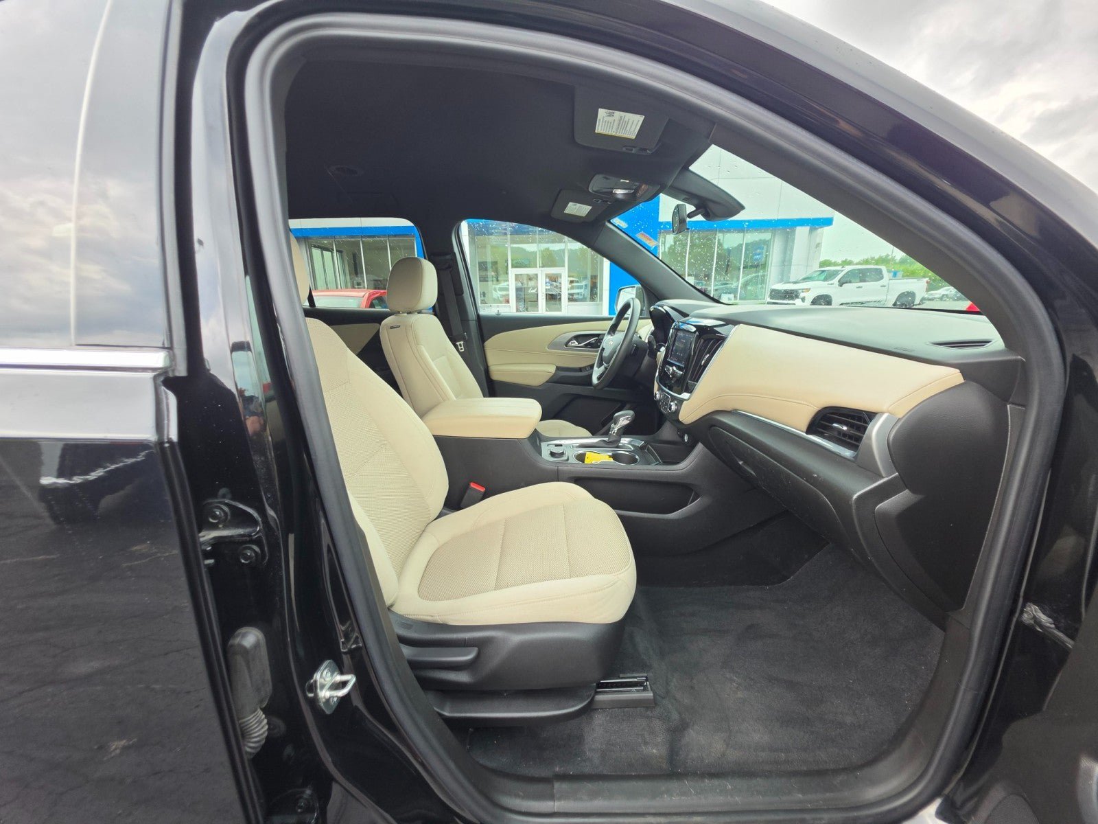 Used 2022 Chevrolet Traverse LS AWD/4WD image 13