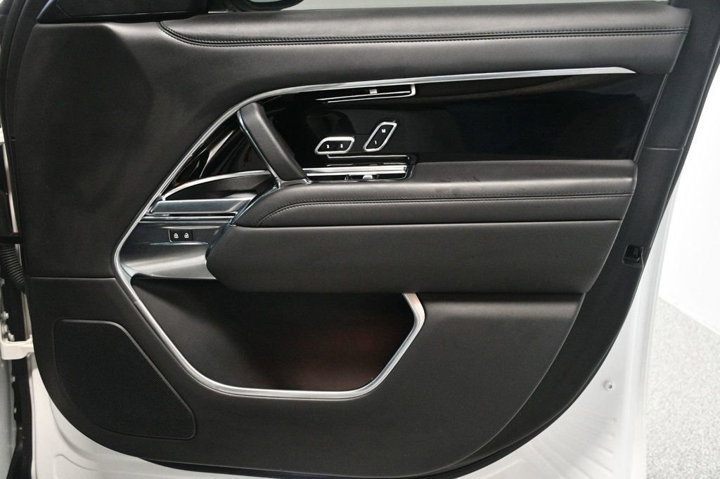 Used 2023 Land Rover Range Rover SE image 24