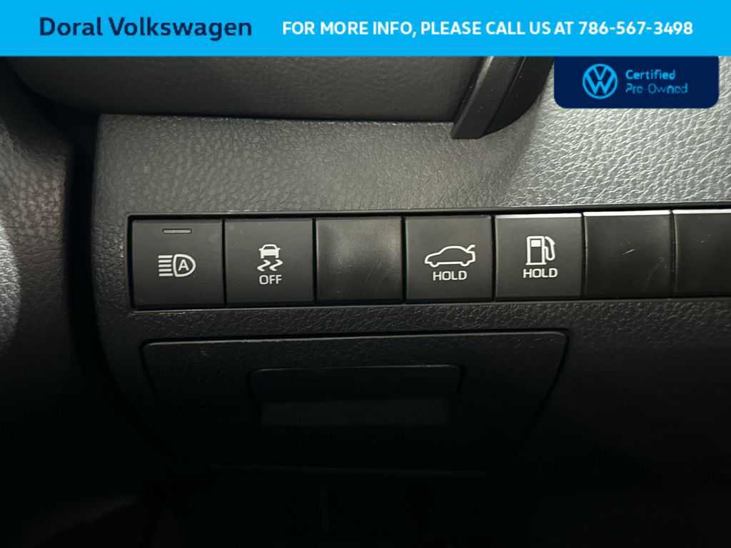Used 2024 Toyota Camry SE image 17