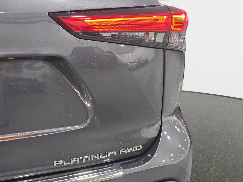 Used 2020 Toyota Highlander Platinum AWD/4WD image 23