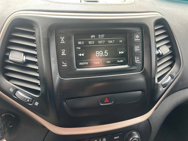 Used 2015 Jeep Cherokee Latitude w/ Cold Weather Group image 26