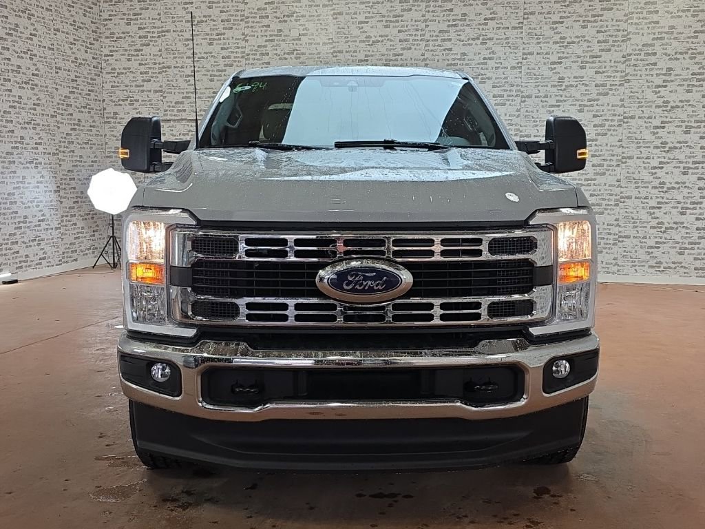 New 2026 Ford F250 XLT w/ FX4 Off-Road Package image 2