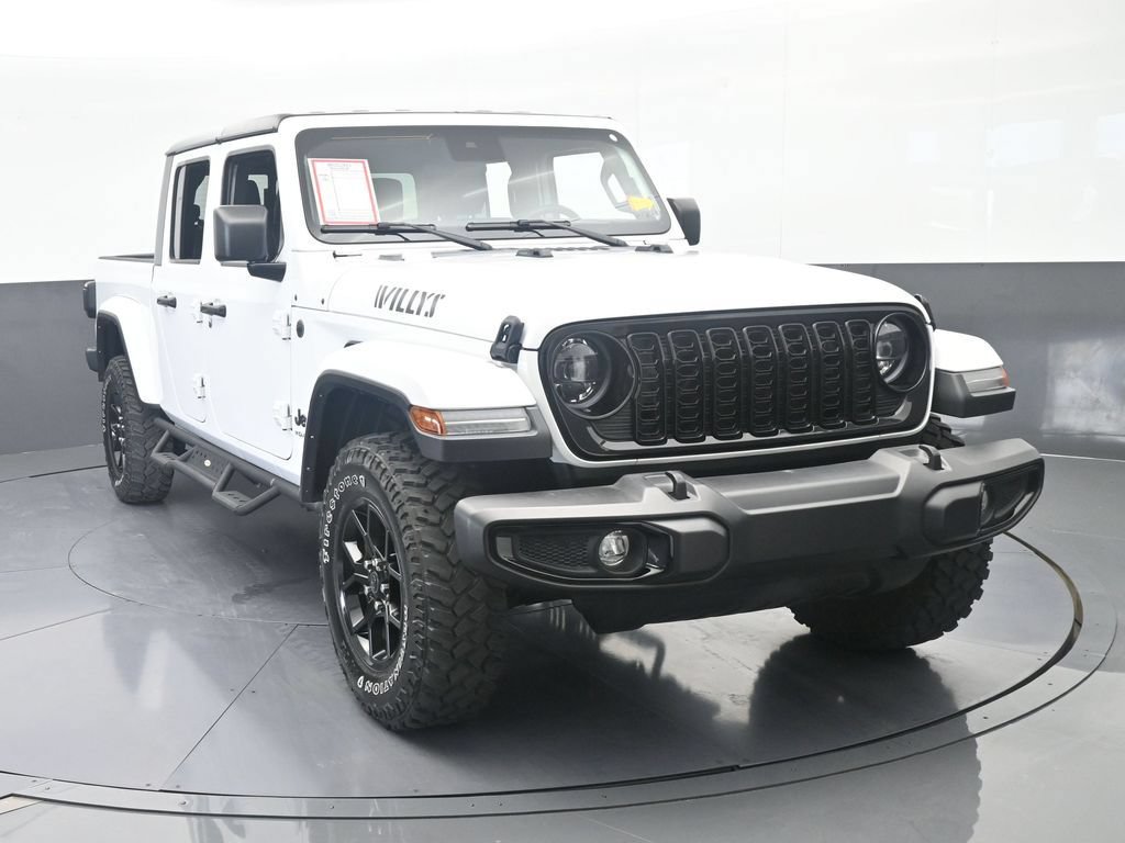 Used 2024 Jeep Gladiator Sport AWD/4WD image 9