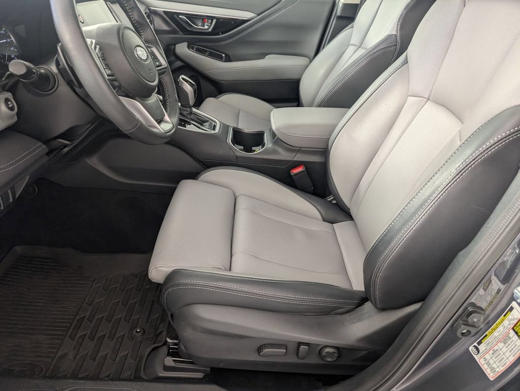 Used 2025 Subaru Outback Limited AWD/4WD image 13