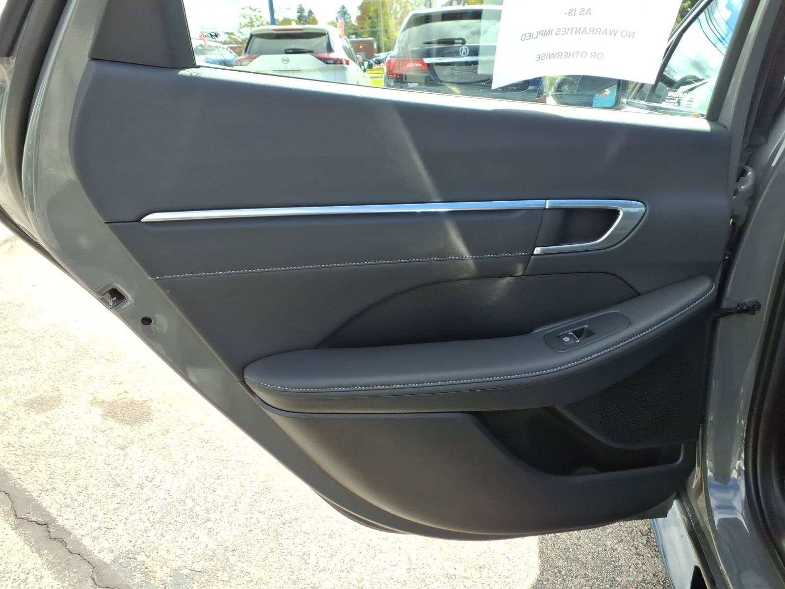 Used 2022 Hyundai Sonata Limited w/ Cargo Package FWD image 27