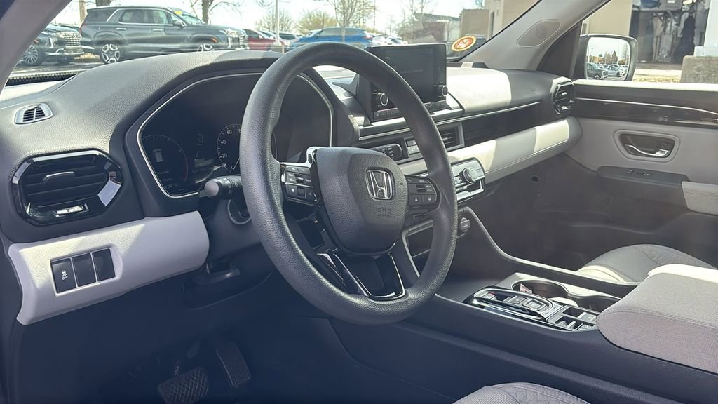 Used 2023 Honda Pilot LX image 26