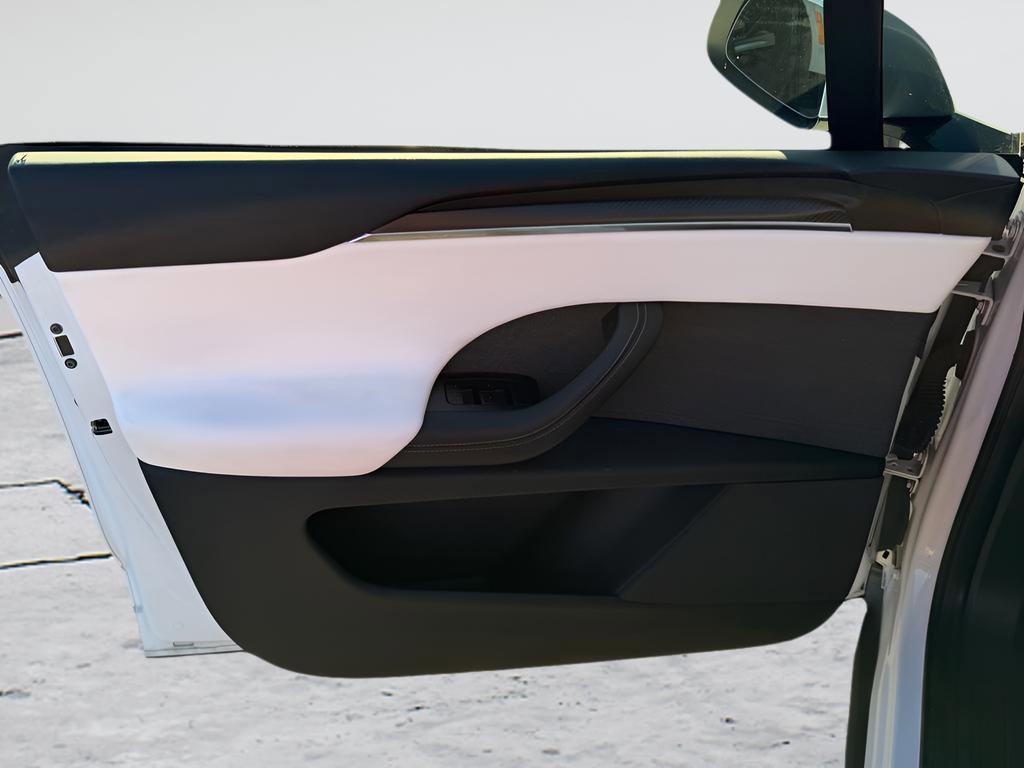 Used 2023 Tesla Model X Plaid image 15