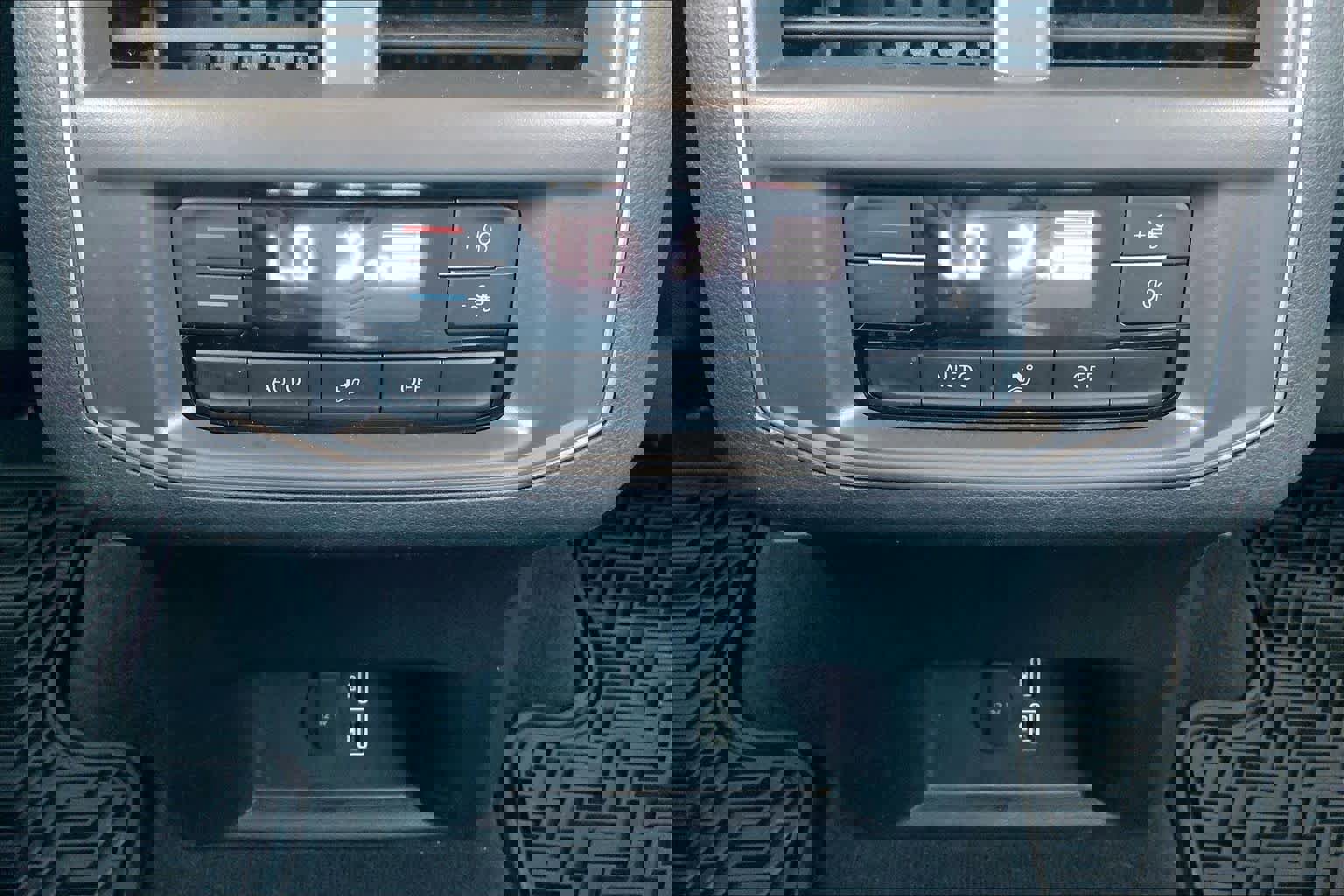 Used 2019 Volkswagen Atlas SE w/ Towing Package image 30