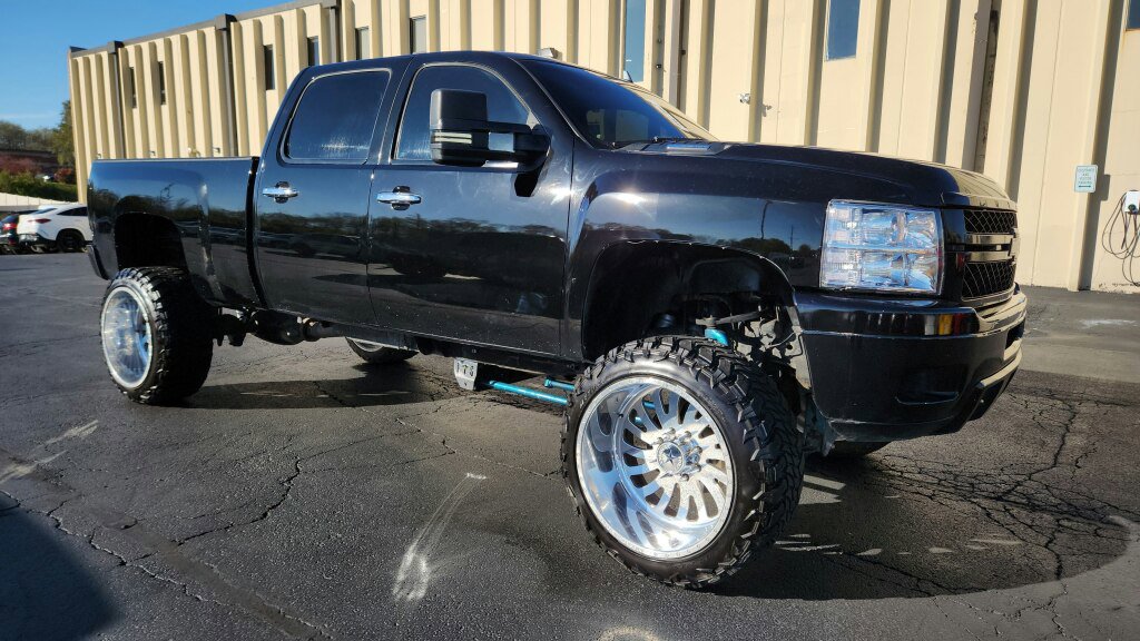 Used 2012 Chevrolet Silverado 2500 LT w/ Texas Edition image 16
