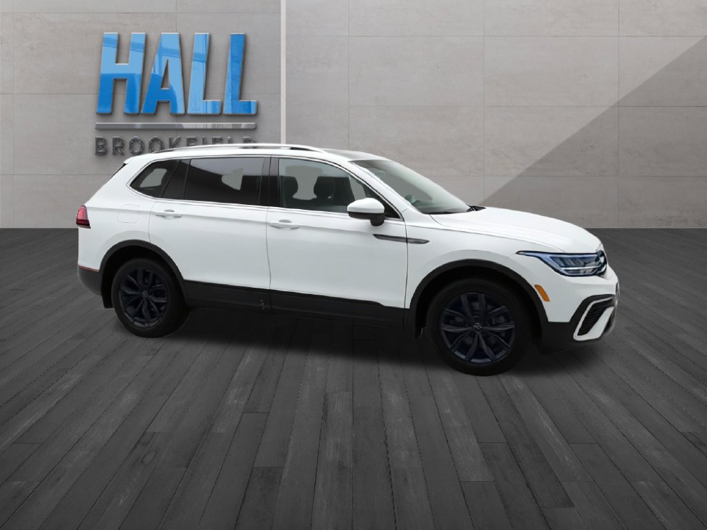 Certified 2022 Volkswagen Tiguan SE w/ Panoramic Sunroof Package AWD/4WD image 8