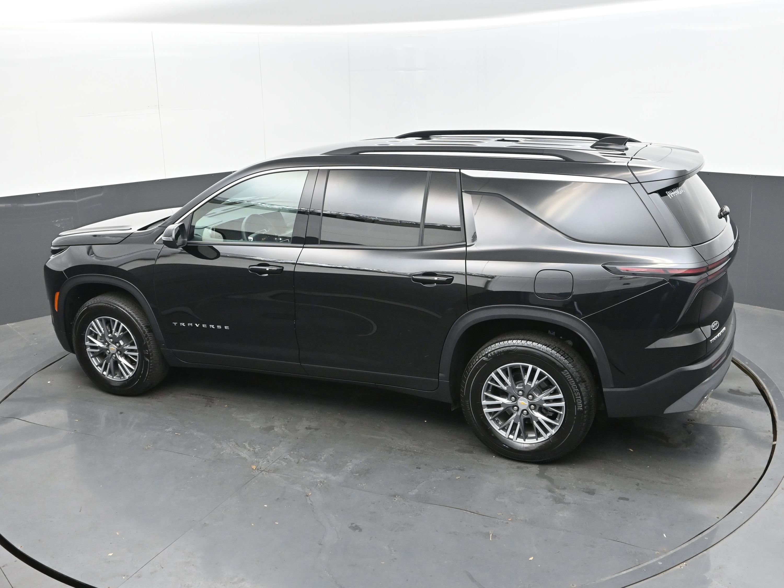 Certified 2025 Chevrolet Traverse LT image 36