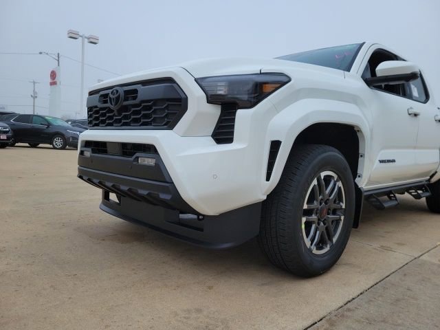 Used 2025 Toyota Tacoma TRD Sport w/ TRD Sport Premium Package image 16