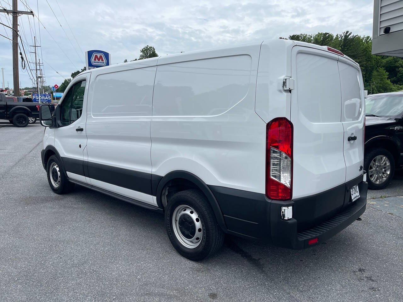 Used 2022 Ford Transit 150 Low Roof RWD image 5