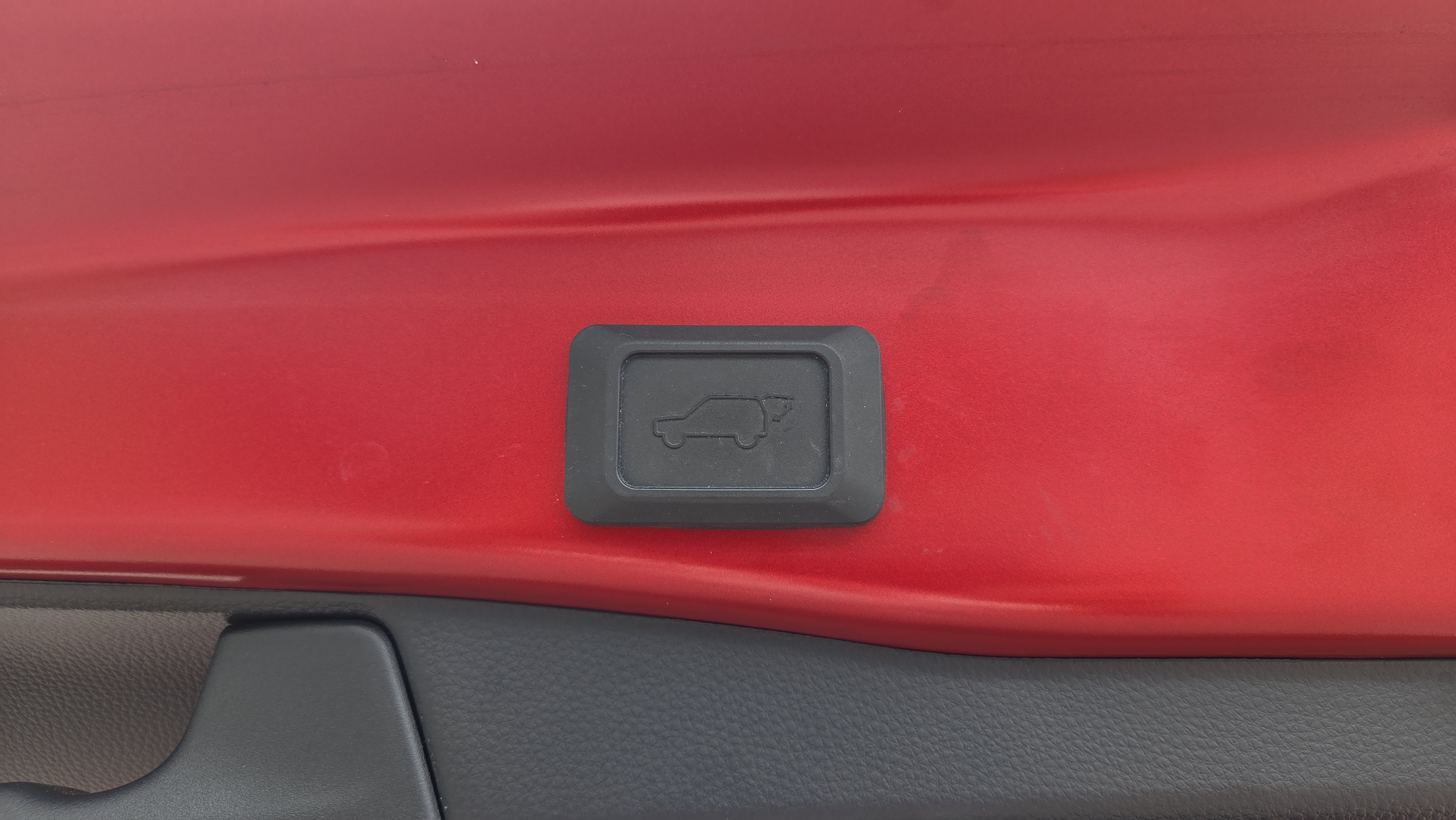 Certified 2022 Toyota RAV4 SE w/ Weather & Moonroof Package AWD/4WD image 30