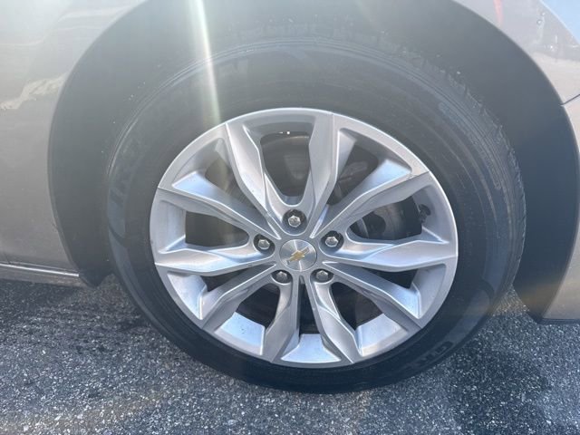 Used 2023 Chevrolet Malibu LT image 28