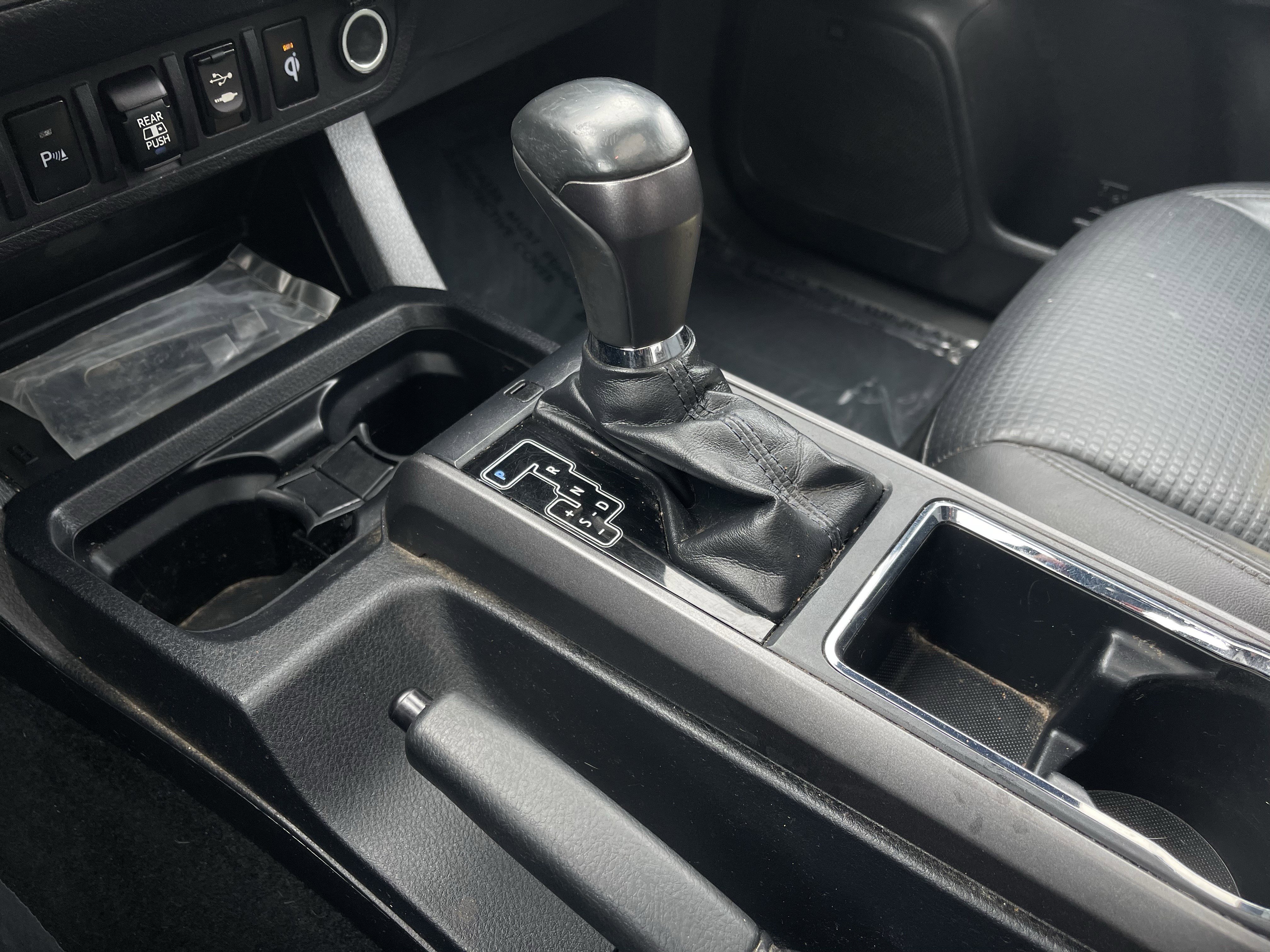 Used 2019 Toyota Tacoma TRD Sport image 18