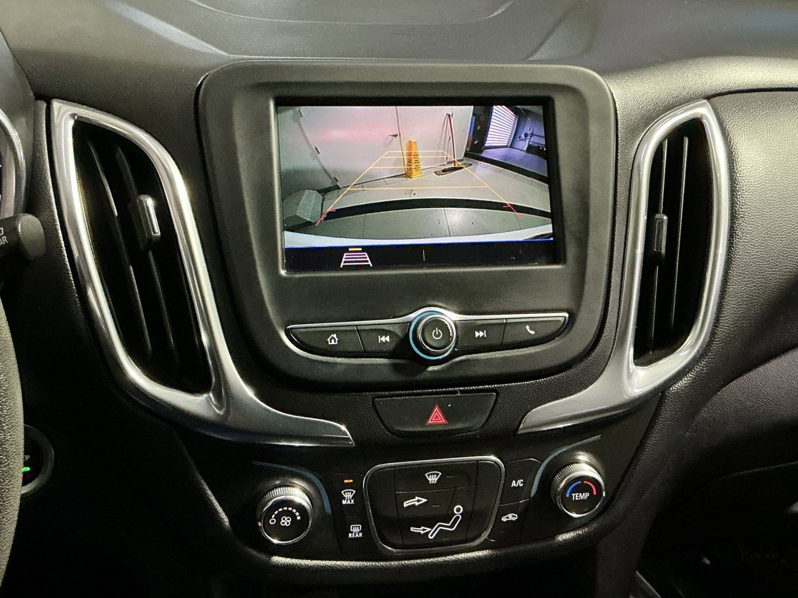 Used 2020 Chevrolet Equinox LT image 27