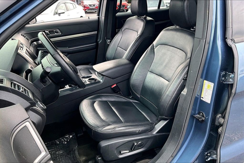 Used 2018 Ford Explorer XLT w/ Equipment Group 202A FWD image 25