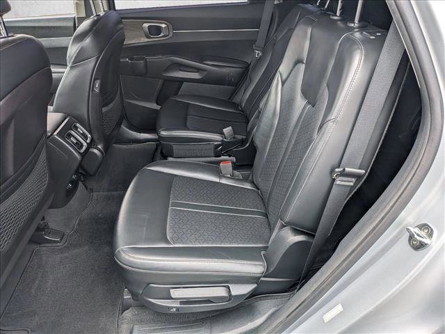 Used 2022 Kia Sorento EX w/ Panoramic Sunroof Package FWD image 28