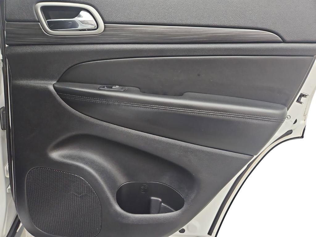 Used 2022 Jeep Grand Cherokee Laredo X image 30