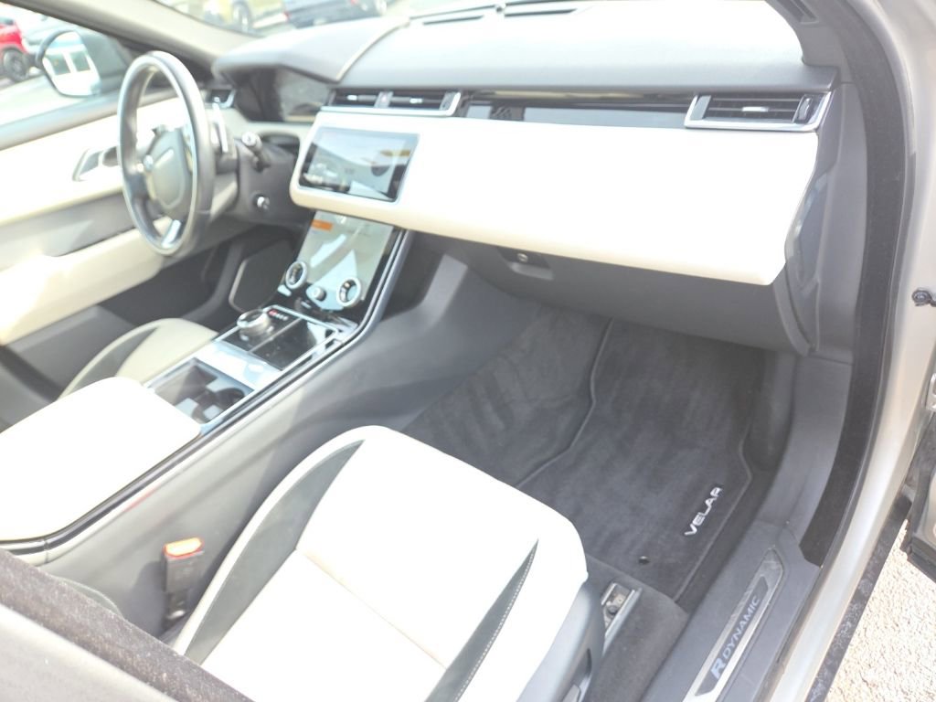 Used 2019 Land Rover Range Rover Velar R-Dynamic SE image 22