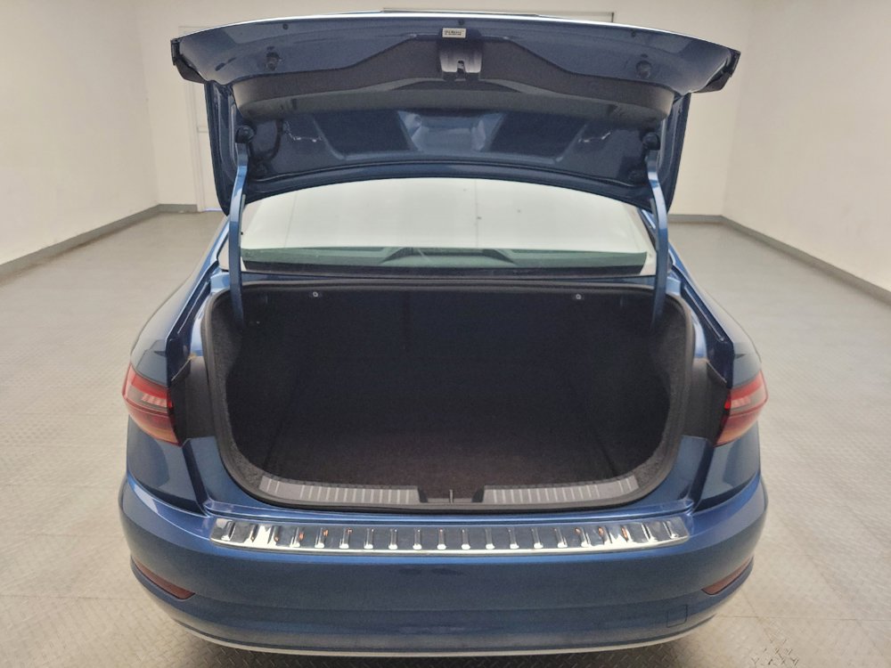 Used 2019 Volkswagen Jetta SE w/ Cold Weather Package FWD image 29