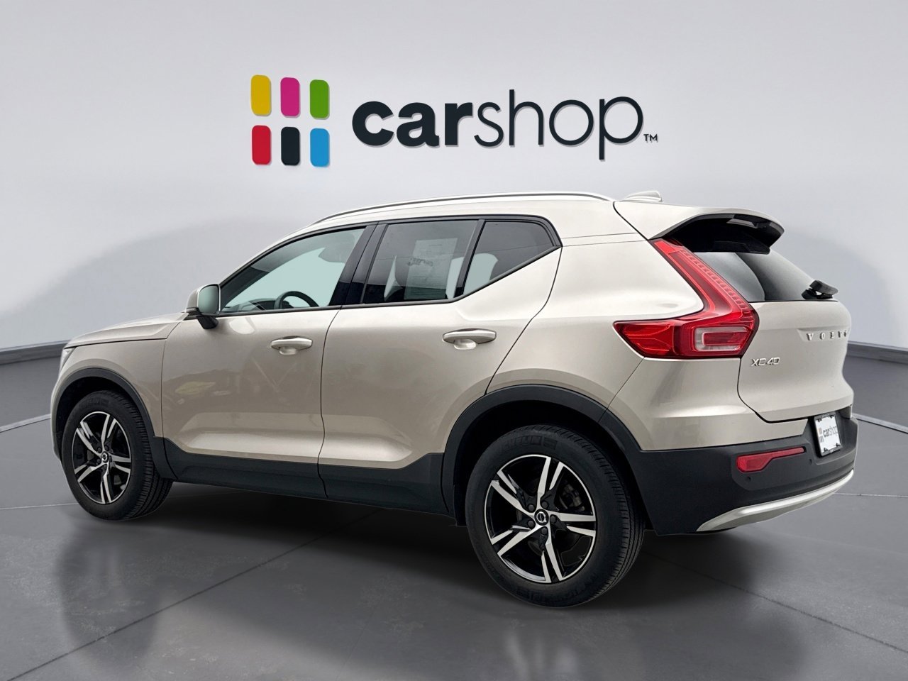 Used 2023 Volvo XC40 B4 Core FWD image 3