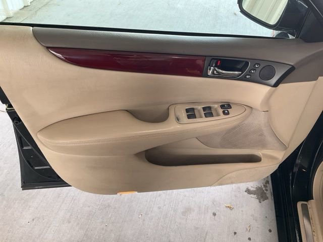 Used 2004 Lexus ES 330 image 4