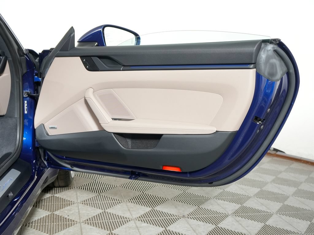 Certified 2025 Porsche 911 Carrera RWD image 39