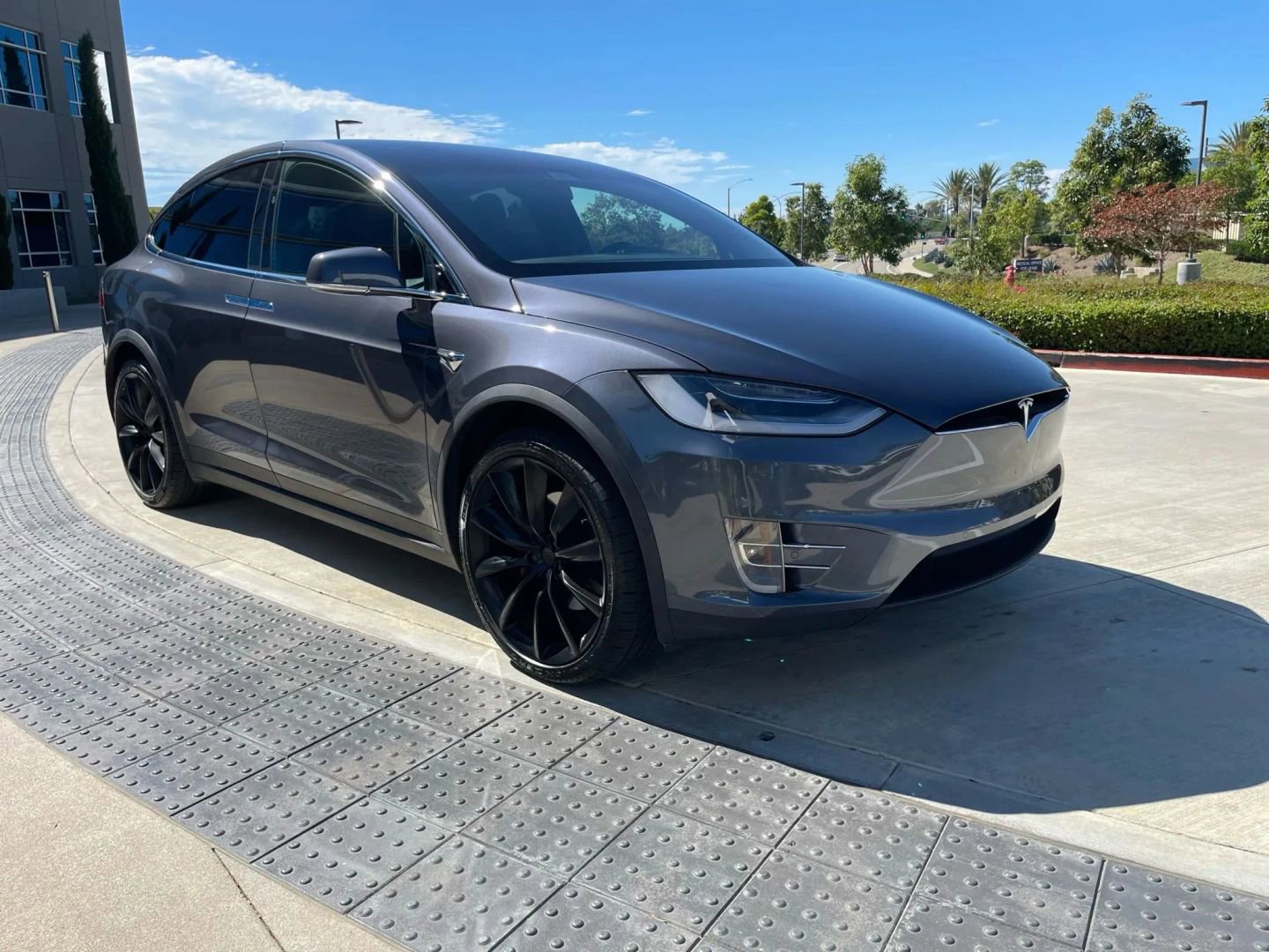 Used 2020 Tesla Model X Long Range AWD/4WD image 12