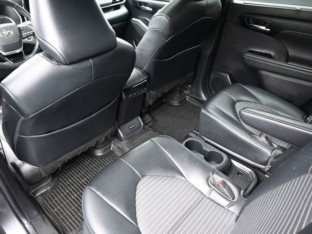 Certified 2023 Toyota Highlander XSE image 31