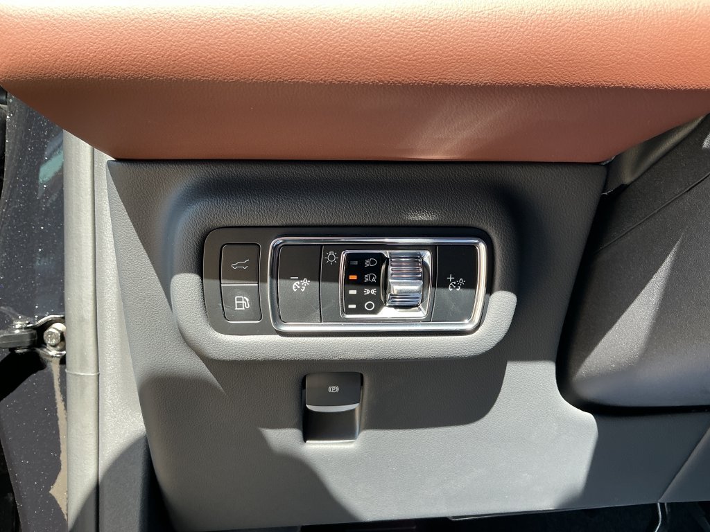 New 2026 Lincoln Nautilus Reserve w/ Jet Appearance Package AWD/4WD image 13