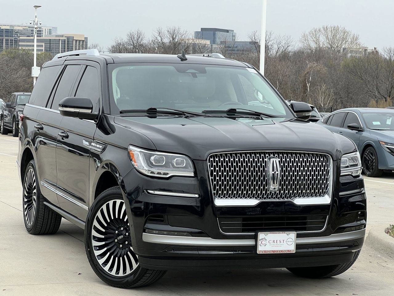 Used 2024 Lincoln Navigator Premiere image 2