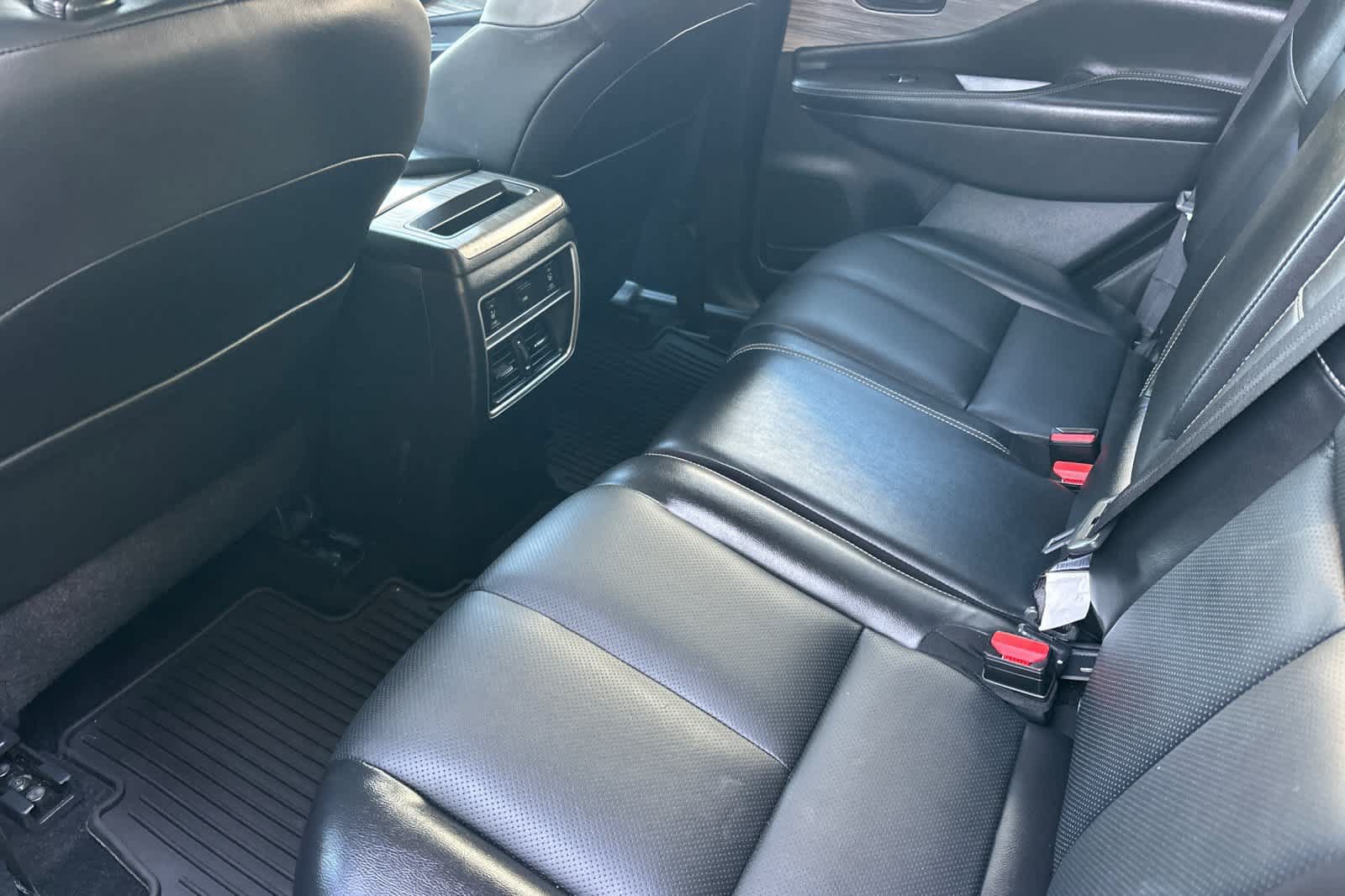 Used 2018 Nissan Murano Platinum w/ Cargo Package FWD image 4