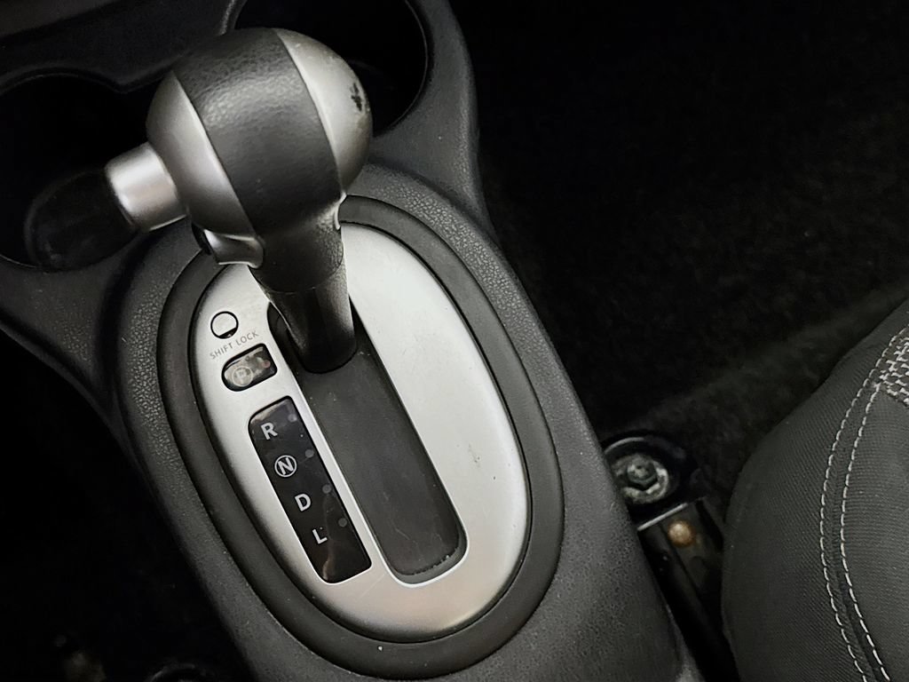 Used 2018 Nissan Versa SV FWD image 18