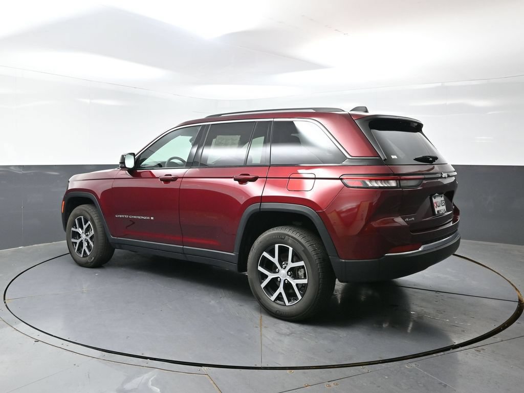 Used 2024 Jeep Grand Cherokee Limited AWD/4WD image 10