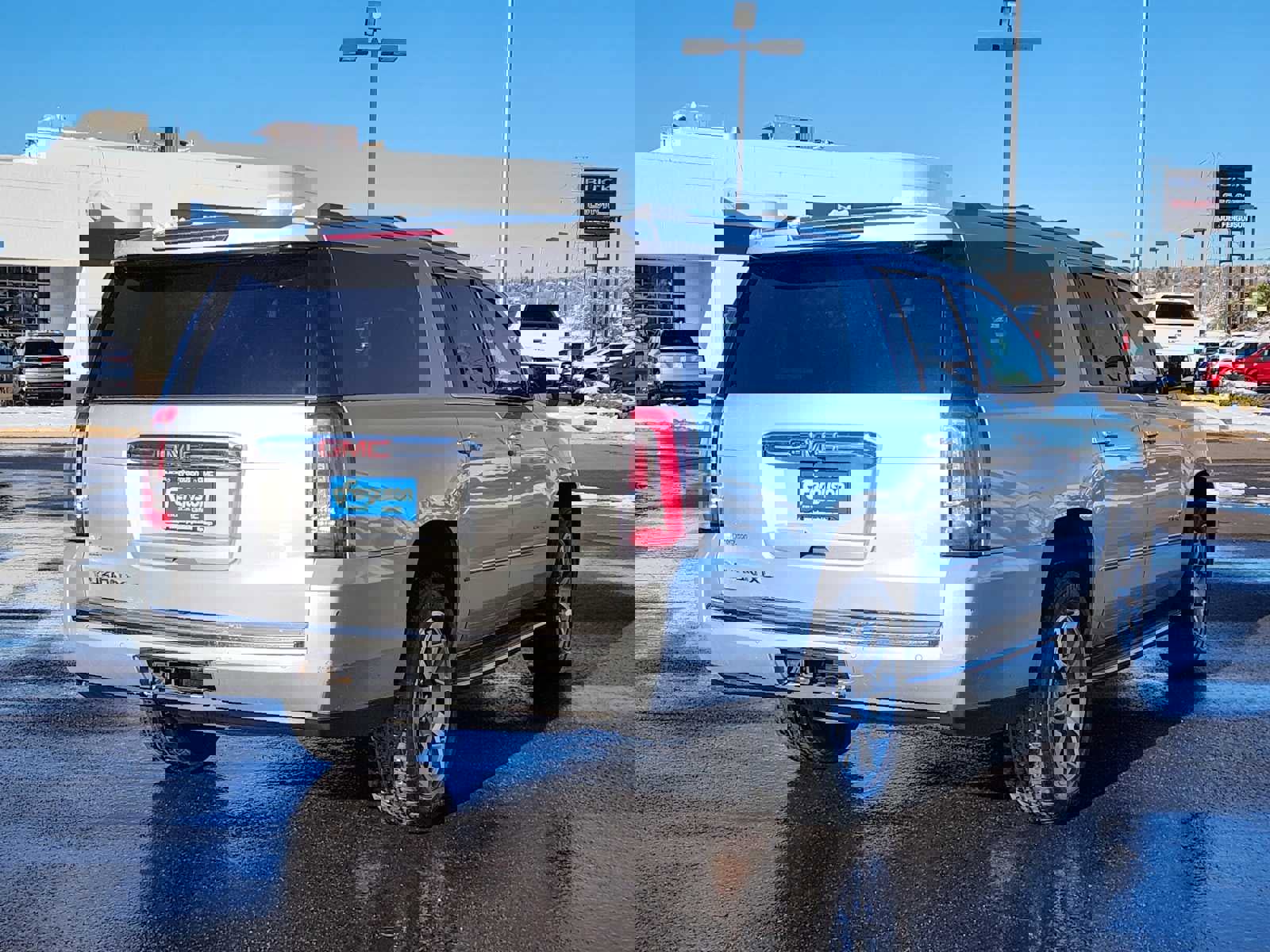 Used 2019 GMC Yukon XL Denali image 3