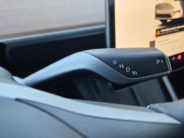 Used 2022 Tesla Model Y Performance image 12