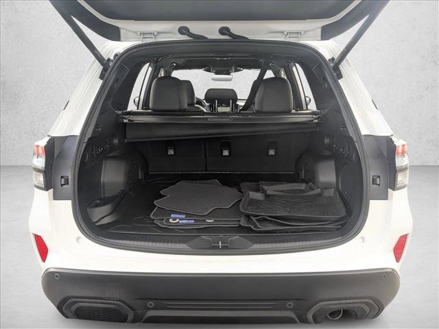 Certified 2025 Subaru Forester Limited image 6