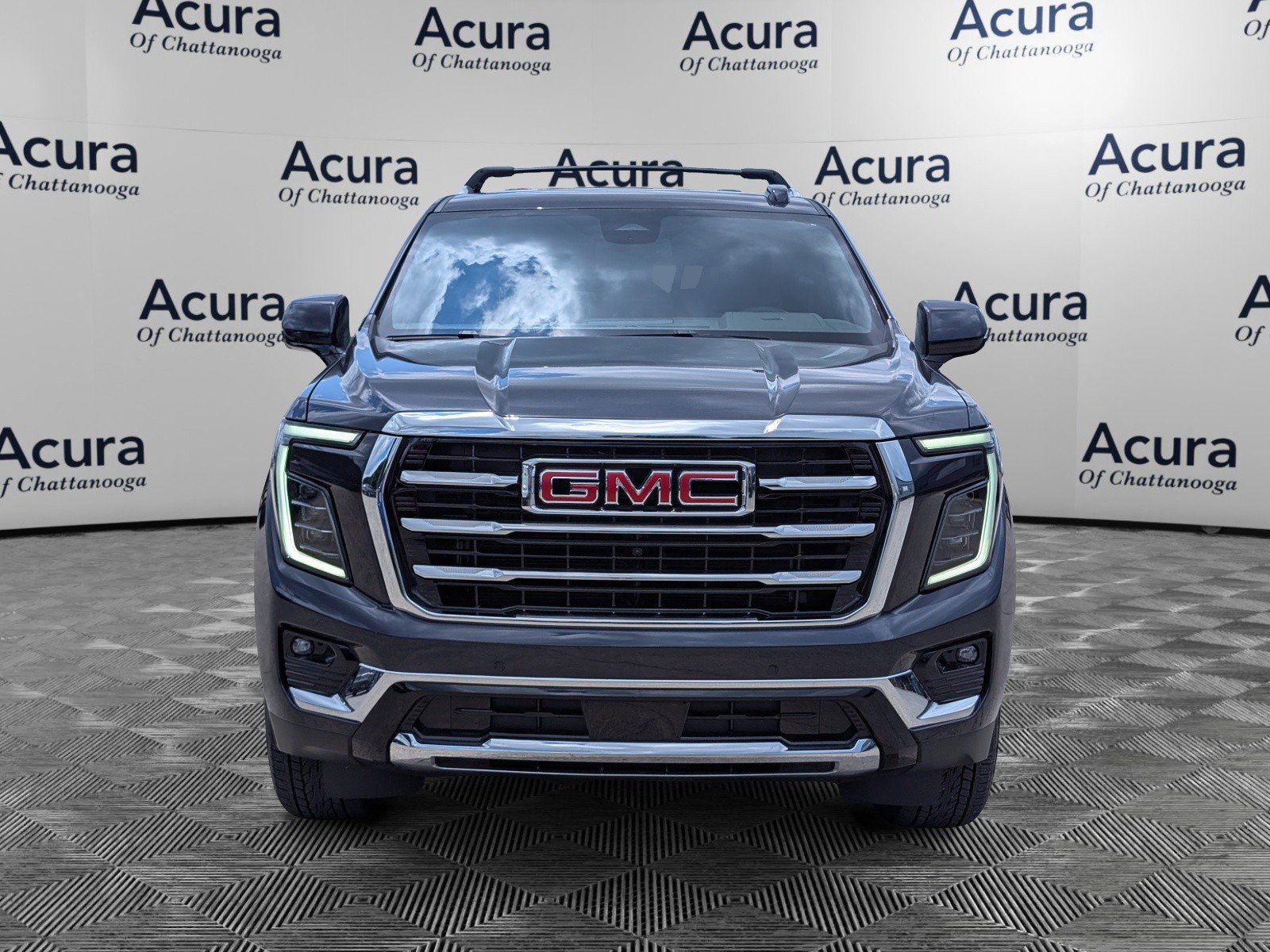 Used 2025 GMC Yukon XL Elevation w/ LPO, Illumination Package AWD/4WD image 3
