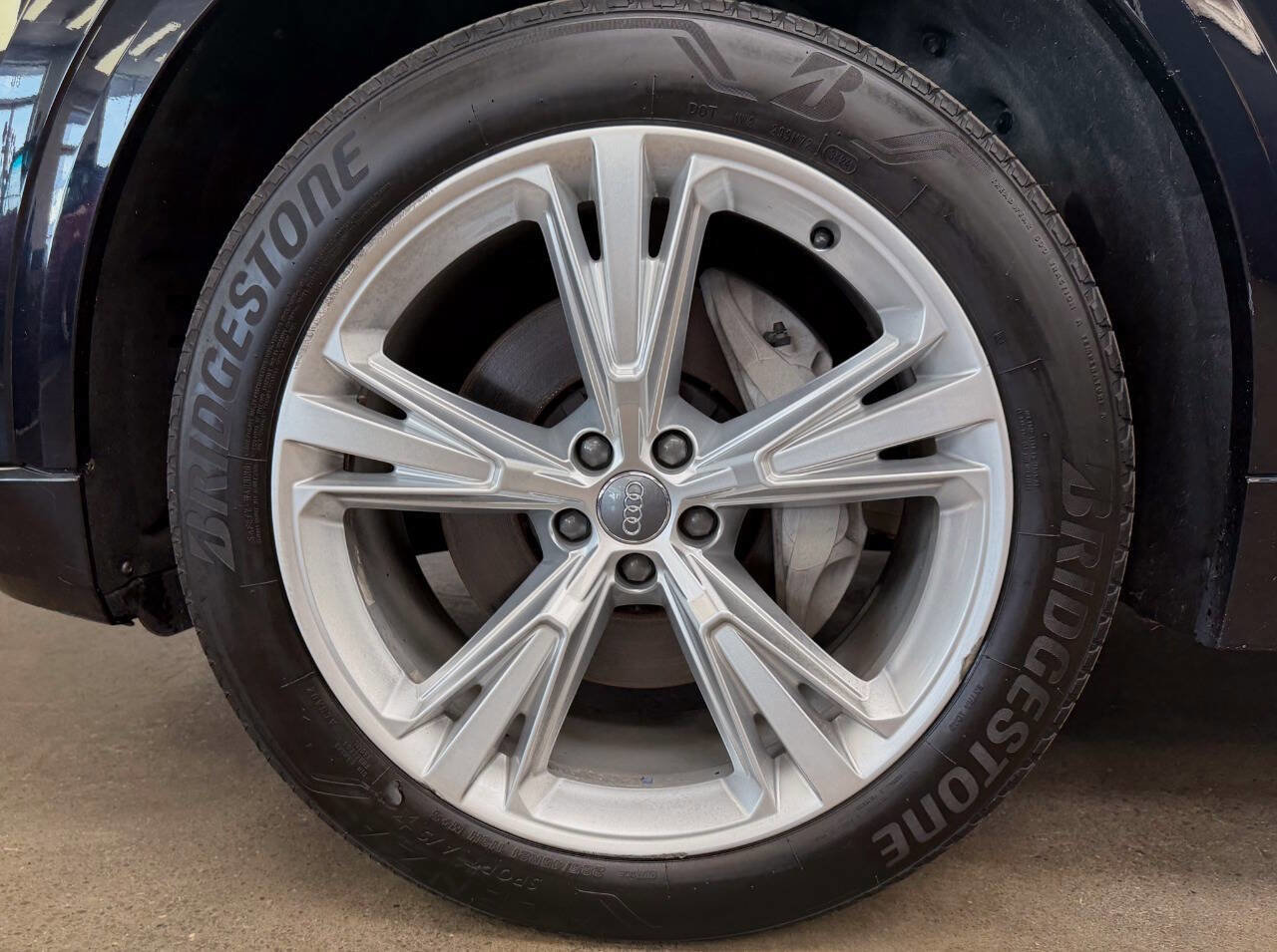 Used 2019 Audi Q8 Premium Plus w/ Premium Plus image 8