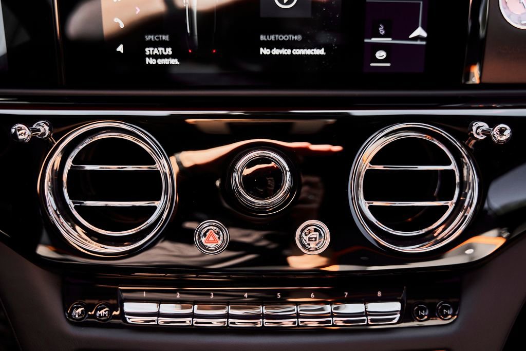 Used 2025 Rolls-Royce Spectre w/ Spectre Launch Package image 64