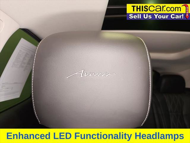 Used 2022 Buick Envision Avenir w/ Technology Package II image 32