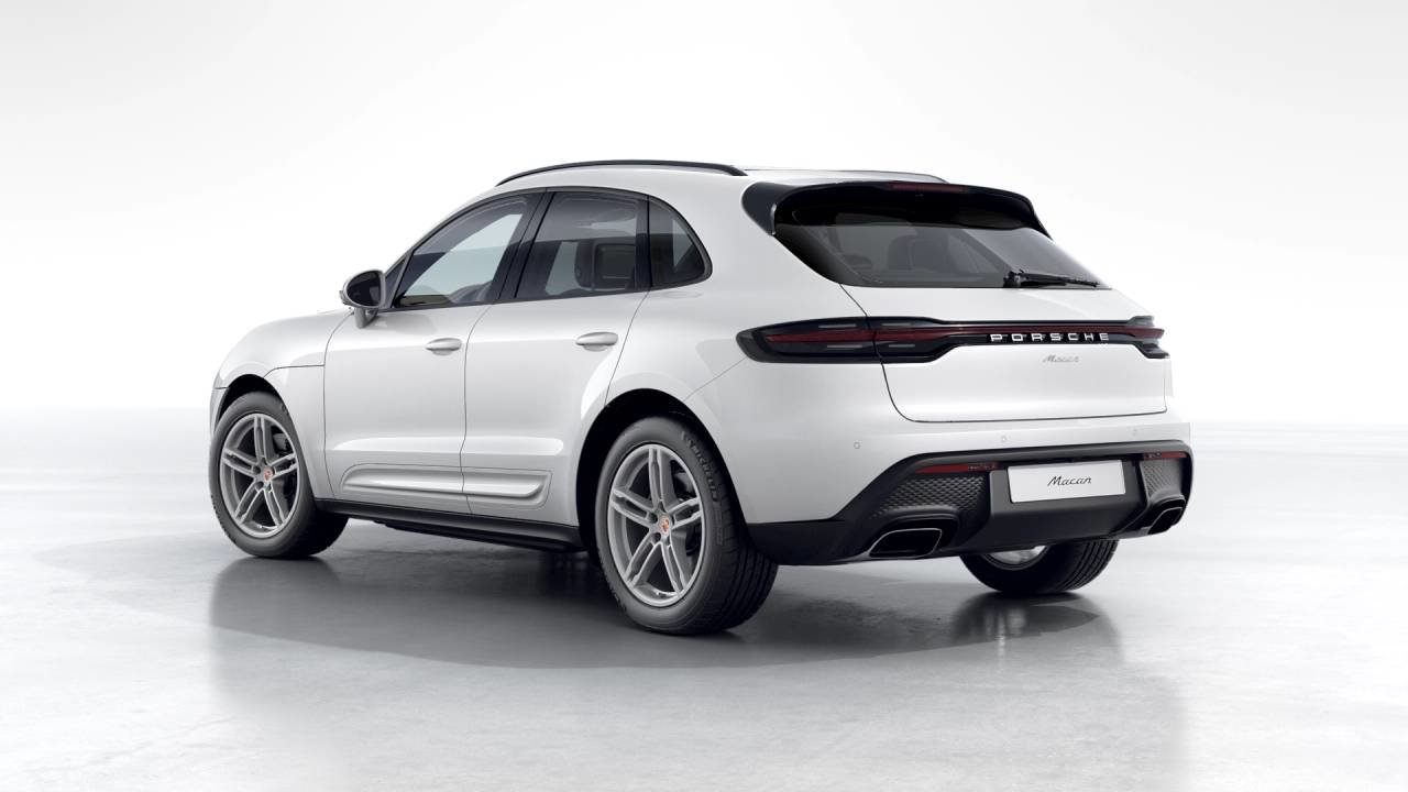Used 2026 Porsche Macan AWD/4WD image 3