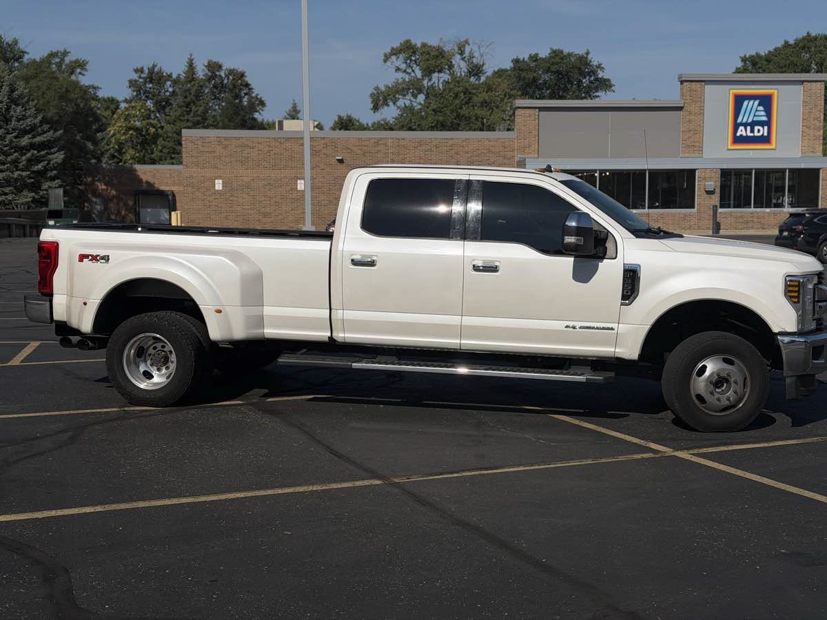 Used 2019 Ford F350 Lariat w/ Lariat Ultimate Package AWD/4WD image 5