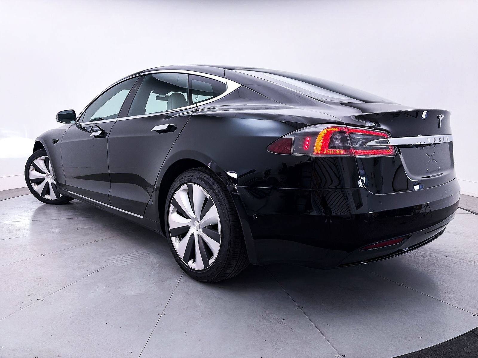 Used 2021 Tesla Model S Long Range AWD/4WD image 2