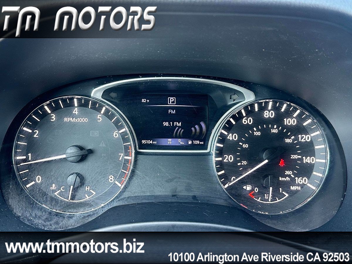 Used 2019 Nissan Pathfinder SL FWD image 17