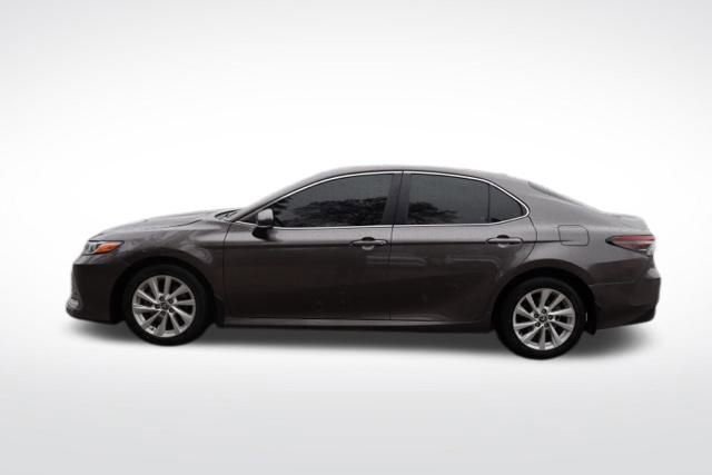 Used 2024 Toyota Camry LE image 5