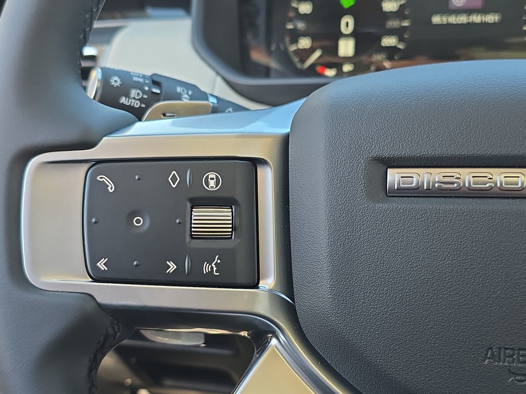 New 2026 Land Rover Discovery S AWD/4WD image 19